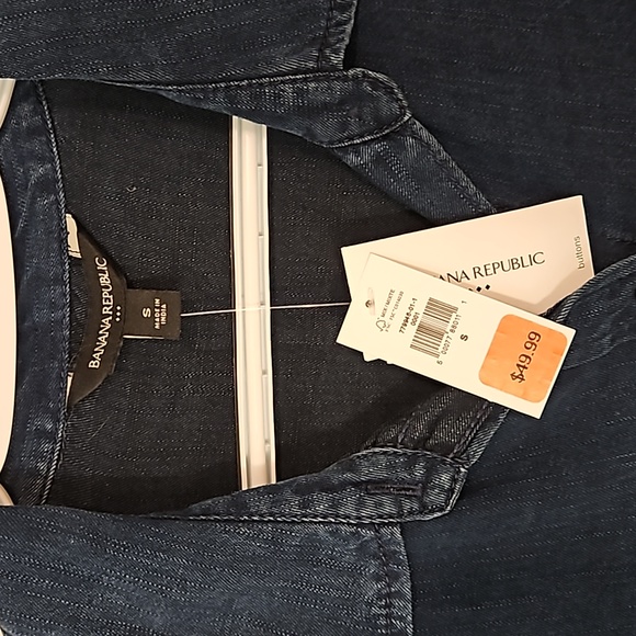 Banana Republic Chambray Shirt - Picture 4 of 6